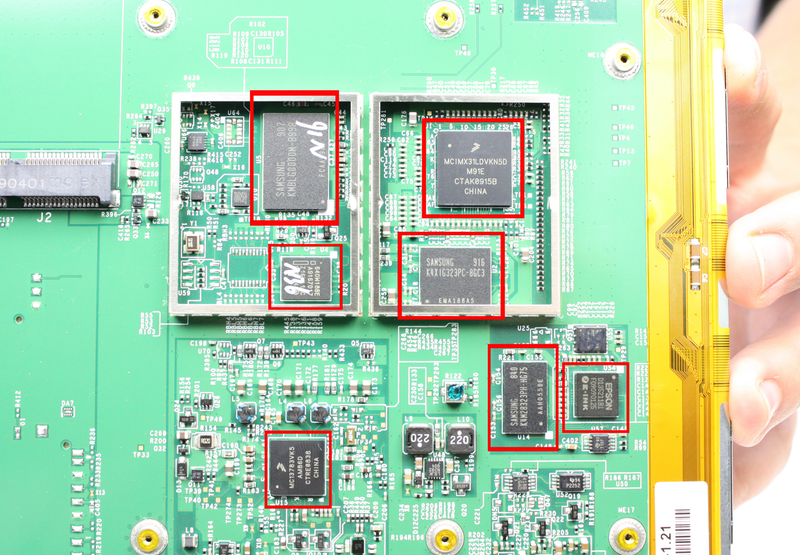 Illustration for article titled The Kindle DX Disassembled